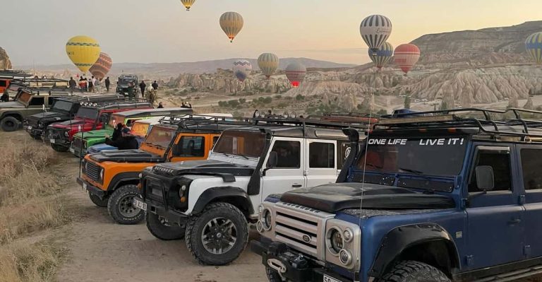 Cappadocia: Scenic Valley Tour in a Jeep